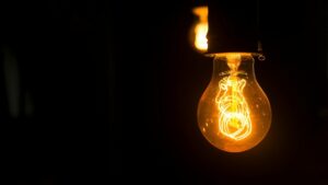 Энергетики восстановили электроснабжение тысяч семей в Запорожье после российских атак