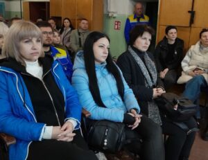 «Заботимся о людях»: как «Запорожьеоблэнерго» поддерживает энергетиков, работающих под обстрелами