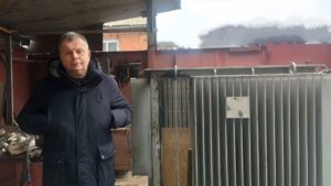 Свет возвращают за считанные дни: как в Запорожье восстанавливают энергосистему после ударов (ФОТО)