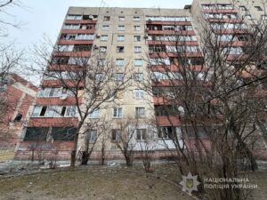 Поліція оприлюднила фото вирви після удару по Запоріжжю (ФОТО)