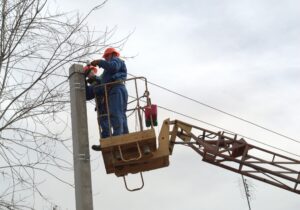 На Запоріжжі повернули світло понад 3 тисячам абонентів
