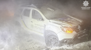 У Запоріжжі дрон влучив у службове авто: поранено патрульного (ВІДЕО)