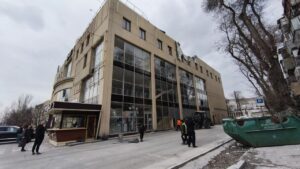 Як виглядає супермаркет “Варус” у центрі Запоріжжя після обстрілу (ФОТО, ВІДЕО)