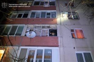 У Запоріжжі внаслідок нічного удару пошкоджено багатоповерхівки та приватні будинки (ФОТО)