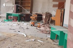 У Біленькому росіяни вдарили КАБом по дитячому садочку: будівлю зруйновано (ФОТО, ВІДЕО)