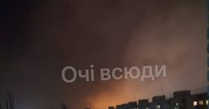Запоріжжя під атакою БпЛА: після вибуху в місті виникла пожежа (ФОТО)