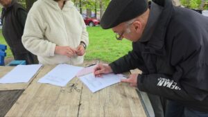 Скандал в Запорожье: жители Космического района выступили против строительства укрытия (ФОТО, ВИДЕО)