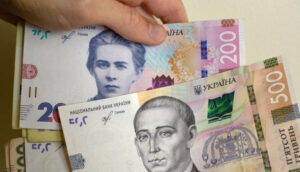 Які виплати доступні українцям у квітні 2026: хто має право на допомогу