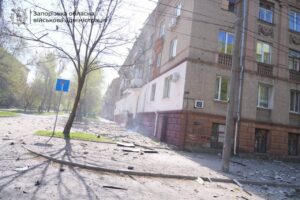 Опубліковано момент влучання “Шахеду” в будинок у Запоріжжі (ВІДЕО)