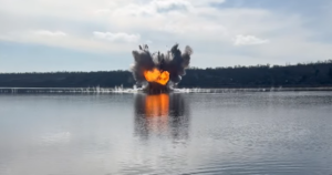 Запорожский блогер опубликовал видео падения дрона-камикадзе в реку Днепр (ВИДЕО)