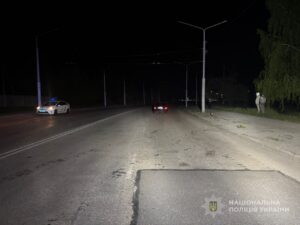 В Запорожье Audi сбила 21-летнего парня: полиция ищет очевидцев ДТП (ФОТО)