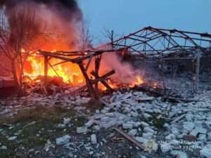 Майже тисяча ударів за добу: Запоріжжя під масованою атакою — є поранені серед мирних (ФОТО)