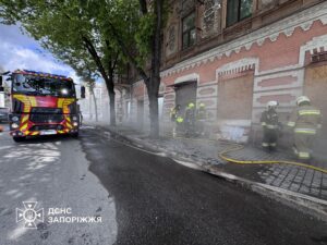 У Запоріжжі сталася пожежа в магазині (ФОТО)