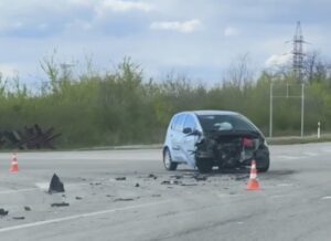 Жорстка ДТП на виїзді із Запоріжжя: ймовірно є постраждалі (ВІДЕО)