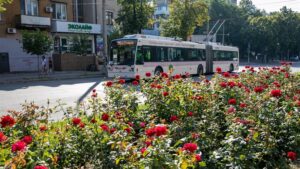 Перекриють ДніпроГЕС: як зміниться транспорт у Запоріжжі 2–3 травня