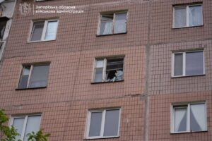 Обстрел Запорожья 30 мая: двое человек ранены, повреждены предприятия и дома (ФОТО)