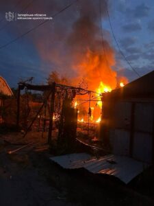 Утром россияне обстреляли жилой квартал Запорожья: что известно
