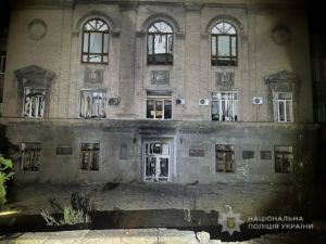 Взрыв «шахеда» возле ЗНУ: мужчина прикрыл собой девушку и погиб (ВИДЕО)