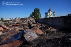 Як виглядають місця прильотів у Запоріжжі після нічної атаки 17 червня (ФОТО, ВІДЕО)