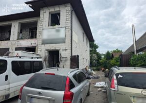 В Запорожье дрон попал в автосервис: погиб мужчина