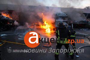 Росіяни вдарили по «Новій пошті» у Запоріжжі: спалахнула масштабна пожежа (ФОТО, ВІДЕО)