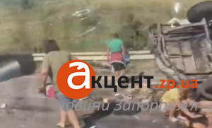 Жахлива ДТП на трасі Одеса-Київ: перекинувся автобус з людьми (ВІДЕО)