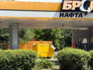 ЕКСКЛЮЗИВ: як виглядають АЗС Запоріжжя після ранкової атаки РФ (ВІДЕО, ФОТО)