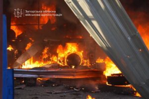 Ворог атакував складське приміщення та СТО в Запоріжжі (ФОТО, ВІДЕО)