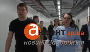 Новые больницы, подземные школы и жилье для ветеранов: с чем приехала в Запорожье Юлия Свириденко (ВИДЕО)