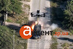 FPV-дрон атаковал гражданский автомобиль в Запорожье: погибла женщина, мужчина получил ранения
