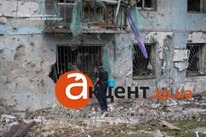 В результате обстрела Запорожья повреждены 26 многоэтажных домов: один дом остался без газа и света