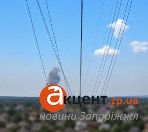 КАБы атакуют Запорожье: над городом поднимается дым (ФОТО)